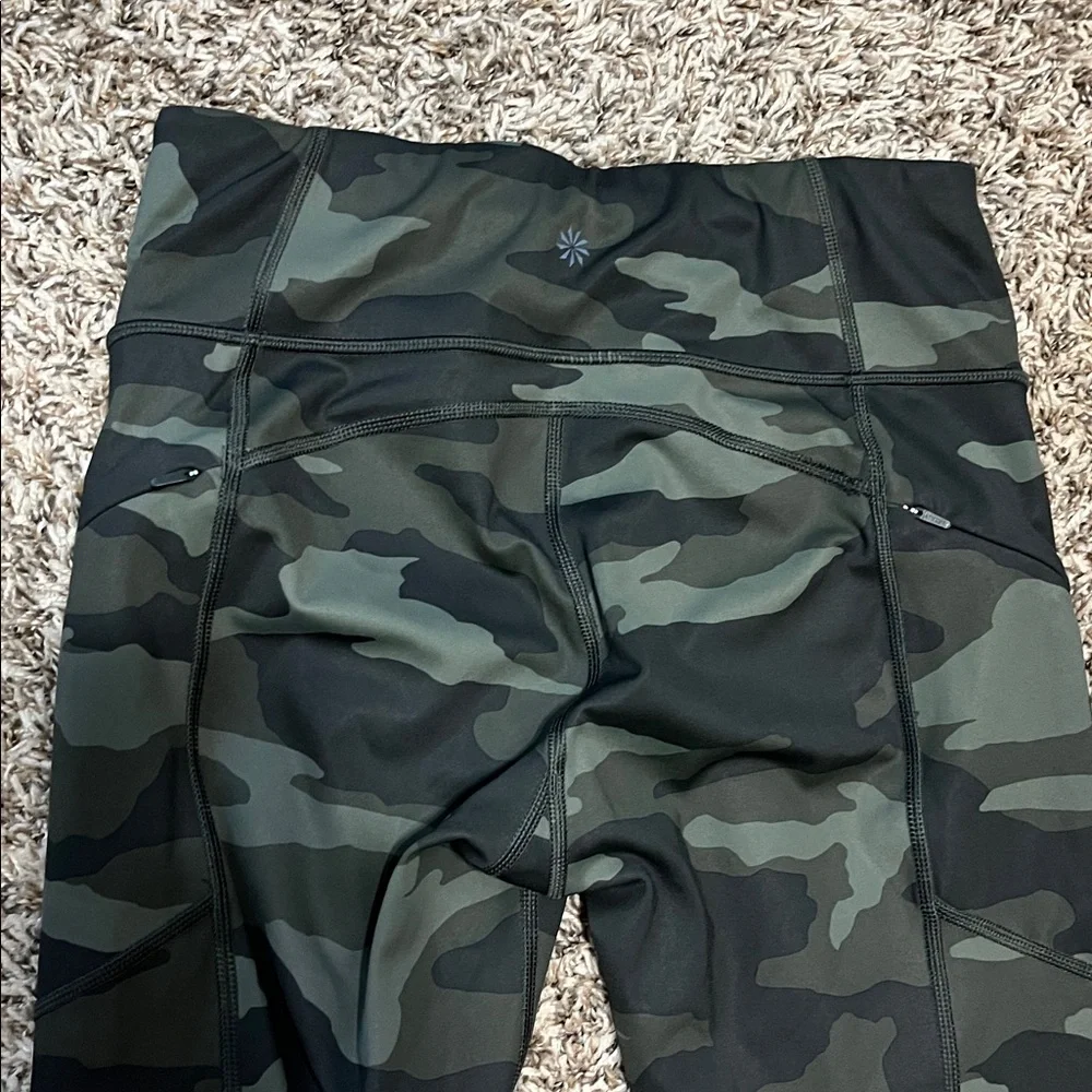 Athleta Camo Contender 7/8 Tight Small - Picture 3 of 6